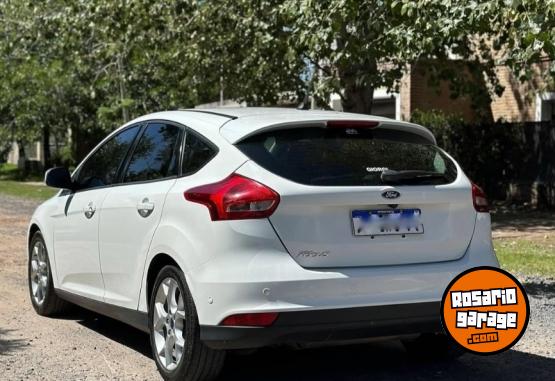 Autos - Ford Focus SE Plus 2017 Nafta 100000Km - En Venta