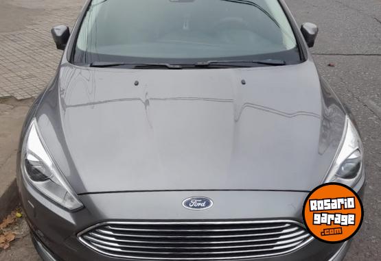 Autos - Ford Focus titanium 2.0 2018 Nafta 152000Km - En Venta