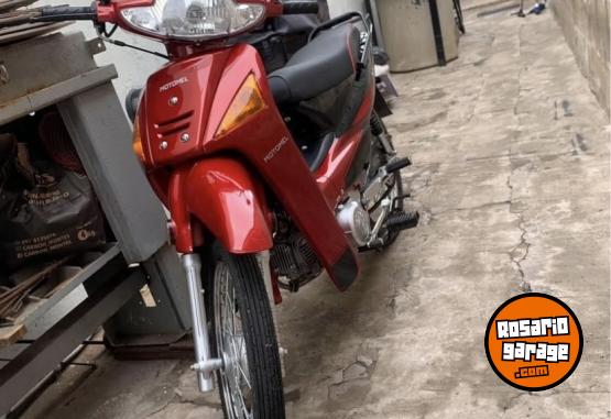 Motos - Motomel Dlx 110 2024 Nafta 3800Km - En Venta