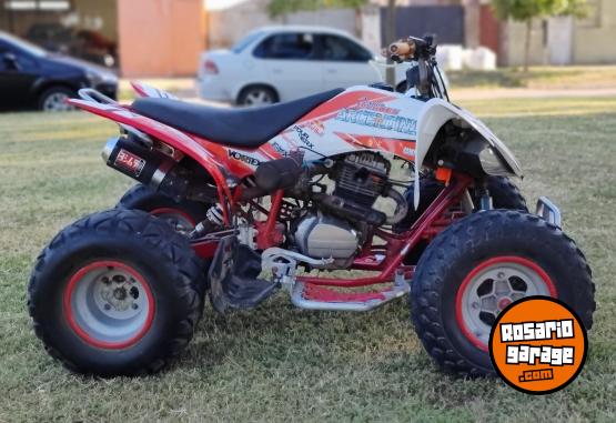 Cuatris y UTVs - Motomel Qs 2015  111111Km - En Venta