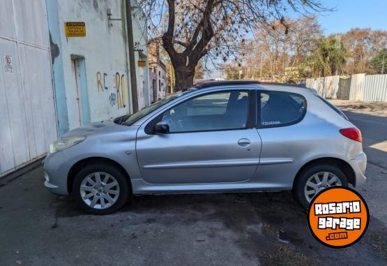 Autos - Peugeot 207 2010 Nafta 195000Km - En Venta