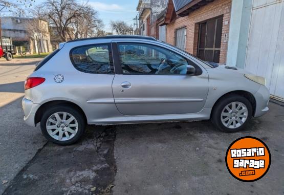 Autos - Peugeot 207 2010 Nafta 195000Km - En Venta