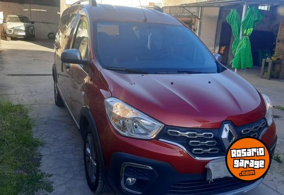 Utilitarios - Renault Kangoo 2024 Nafta 2950Km - En Venta