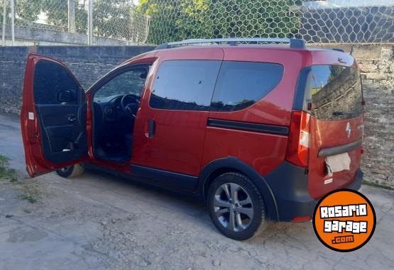 Utilitarios - Renault Kangoo 2024 Nafta 2950Km - En Venta