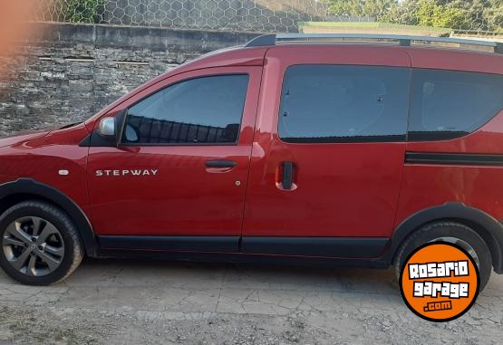 Utilitarios - Renault Kangoo 2024 Nafta 2950Km - En Venta