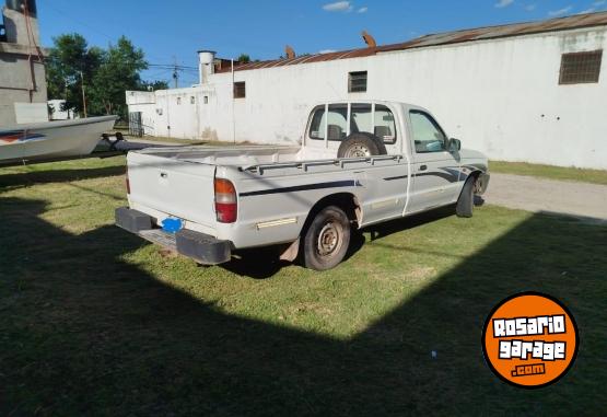 Camionetas - Mazda B2500 2001 Diesel 250000Km - En Venta