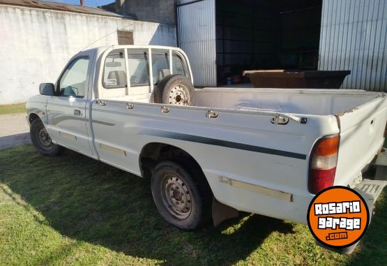 Camionetas - Mazda B2500 2001 Diesel 250000Km - En Venta