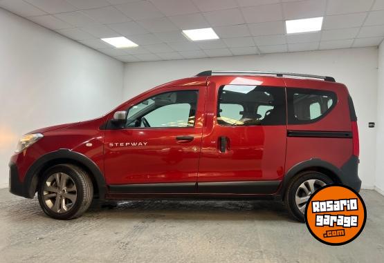 Utilitarios - Renault KANGOO II STEPWAY 1.6 SCE 2021 Nafta 57000Km - En Venta