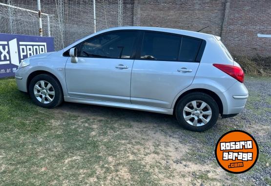 Autos - Nissan Tiida / Visia 2014 Nafta 156000Km - En Venta