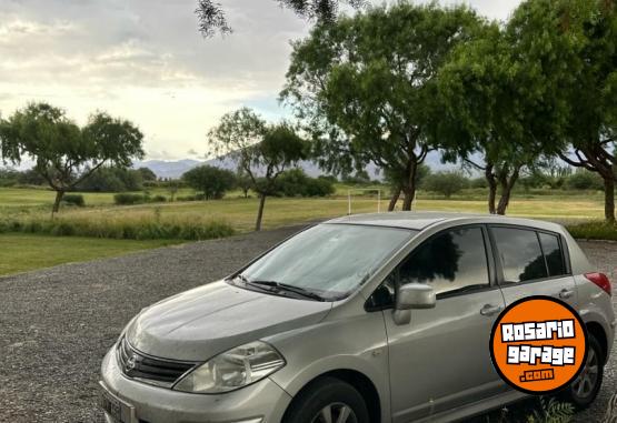 Autos - Nissan Tiida / Visia 2014 Nafta 156000Km - En Venta