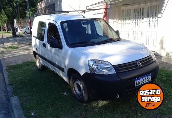 Utilitarios - Citroen Berlingo 2024 Nafta 7500Km - En Venta