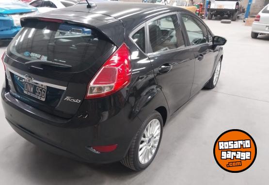 Autos - Ford Fiesta Titanium 2015 Nafta 140000Km - En Venta