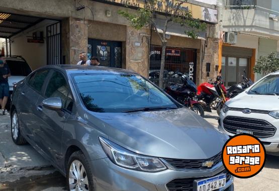 Autos - Chevrolet CRUZE LT CUERO 2018 Nafta 110000Km - En Venta