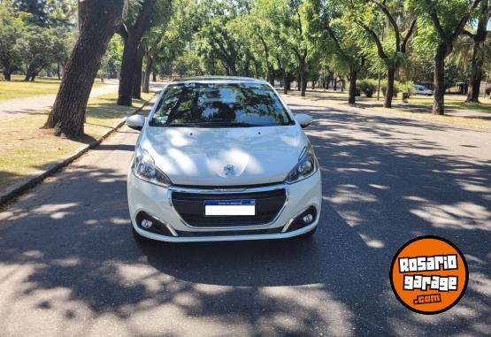 Autos - Peugeot 208 2017 Nafta 64000Km - En Venta