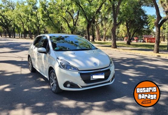 Autos - Peugeot 208 2017 Nafta 64000Km - En Venta