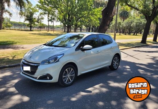 Autos - Peugeot 208 2017 Nafta 64000Km - En Venta