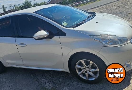 Autos - Peugeot 208 2015 Nafta 145719Km - En Venta