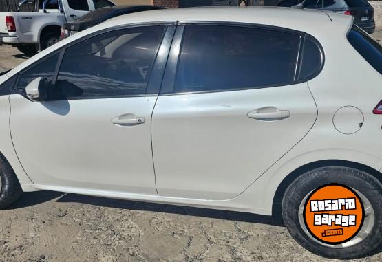 Autos - Peugeot 208 2015 Nafta 145719Km - En Venta