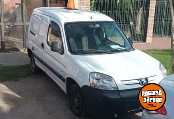 Utilitarios - Peugeot Partner 1.6 hdi 16v 2011 Diesel 199000Km - En Venta