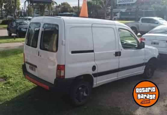 Utilitarios - Peugeot Partner 1.6 hdi 16v 2011 Diesel 199000Km - En Venta