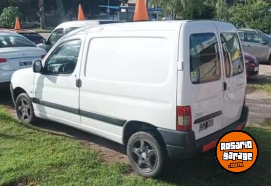 Utilitarios - Peugeot Partner 1.6 hdi 16v 2011 Diesel 199000Km - En Venta