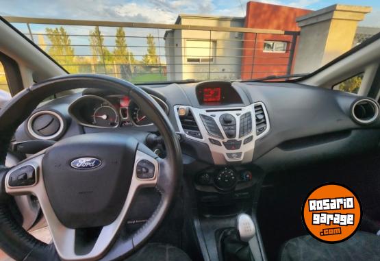 Autos - Ford Fiesta kinetic titanium 2013 Nafta 89000Km - En Venta