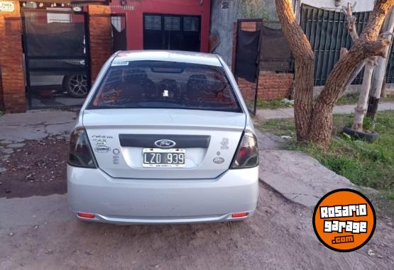 Autos - Ford Fiesta max 2012 Nafta 183756Km - En Venta