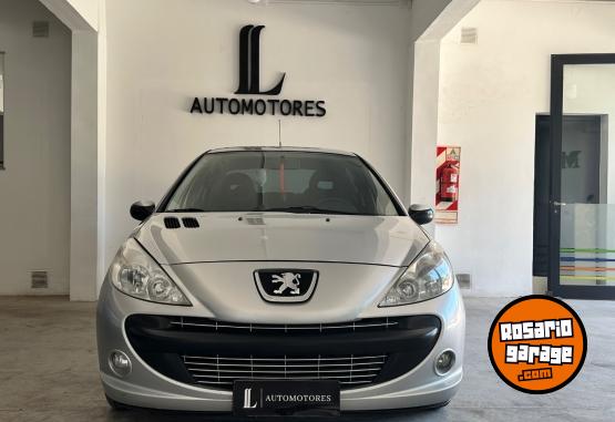 Autos - Peugeot 207 compact XT  HDI 2010 Diesel 250000Km - En Venta