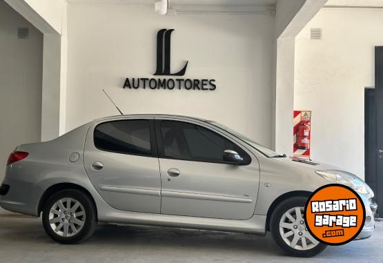 Autos - Peugeot 207 compact XT  HDI 2010 Diesel 250000Km - En Venta