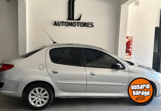 Autos - Peugeot 207 compact XT  HDI 2010 Diesel 250000Km - En Venta