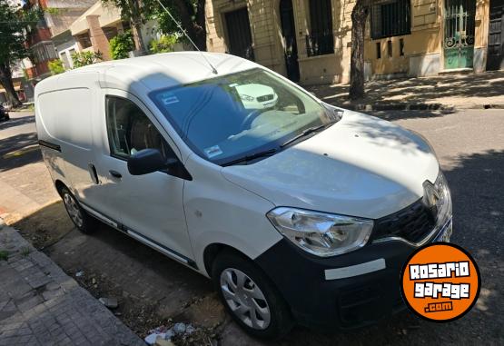 Utilitarios - Renault Kangoo 2019 Nafta 110000Km - En Venta