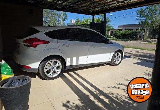 Autos - Ford Focus se plus 2017 Nafta 72000Km - En Venta