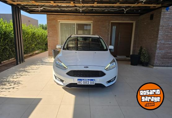 Autos - Ford Focus se plus 2017 Nafta 72000Km - En Venta