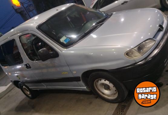 Utilitarios - Peugeot Partner 2004 Diesel 446532Km - En Venta