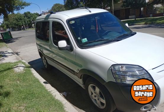 Utilitarios - Peugeot Partner 2018 GNC 130000Km - En Venta