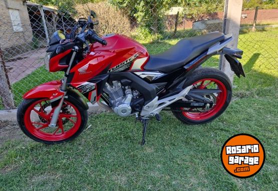 Motos - Honda Twister 250 2022 Nafta 9500Km - En Venta