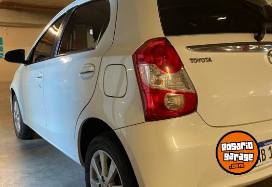 Autos - Toyota Etios XLS 2017 Nafta 64000Km - En Venta