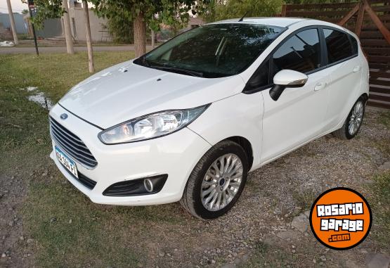 Autos - Ford Fiesta gol focus 2017 Nafta 77000Km - En Venta