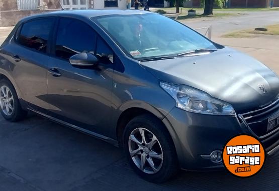 Autos - Peugeot 208 2015 Nafta 75000Km - En Venta