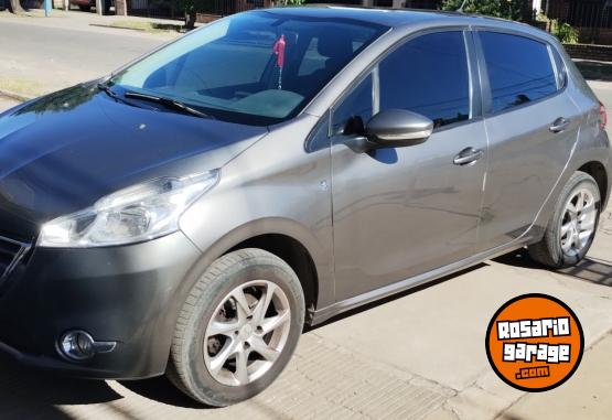 Autos - Peugeot 208 2015 Nafta 75000Km - En Venta