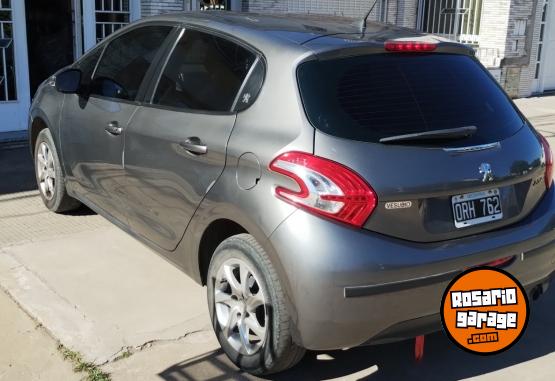 Autos - Peugeot 208 2015 Nafta 75000Km - En Venta