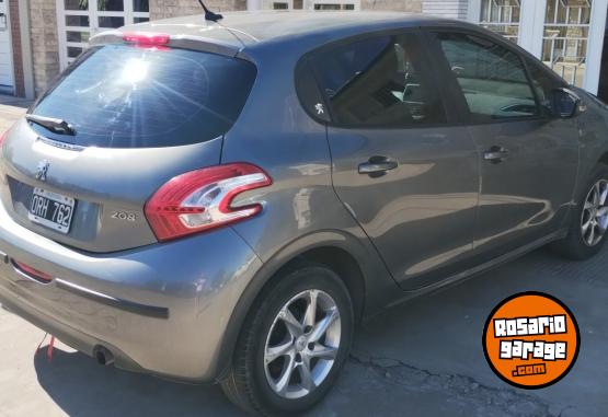 Autos - Peugeot 208 2015 Nafta 75000Km - En Venta