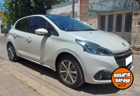 Autos - Peugeot 208 2019 Nafta 69900Km - En Venta