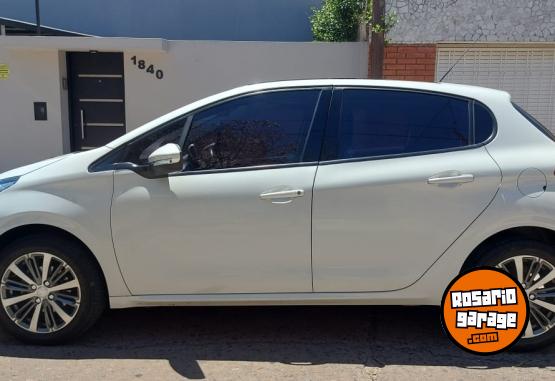 Autos - Peugeot 208 2019 Nafta 69900Km - En Venta