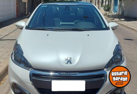 Autos - Peugeot 208 2019 Nafta 69900Km - En Venta