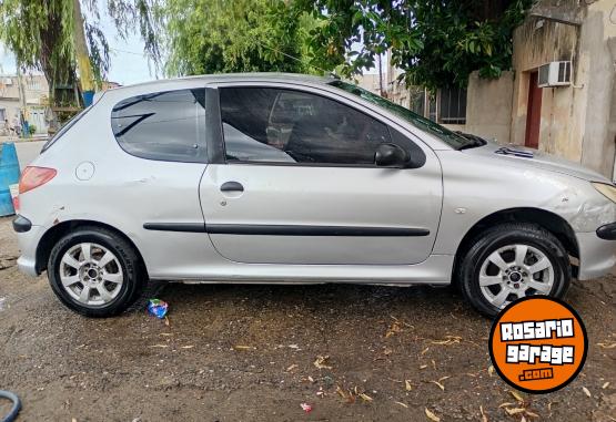 Autos - Peugeot 206 2006 Nafta 200000Km - En Venta