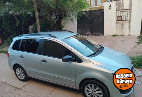 Autos - Volkswagen SURAN 2010 Nafta 148000Km - En Venta