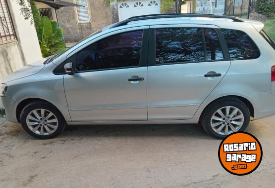 Autos - Volkswagen SURAN 2010 Nafta 148000Km - En Venta