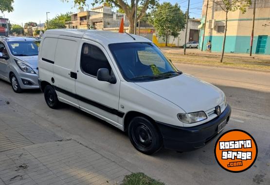 Utilitarios - Peugeot Partner 2008 Diesel 250000Km - En Venta