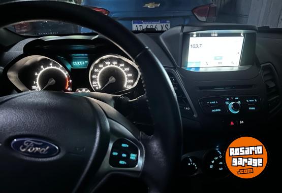 Autos - Ford Fiesta SE KD 2019 Nafta 59000Km - En Venta